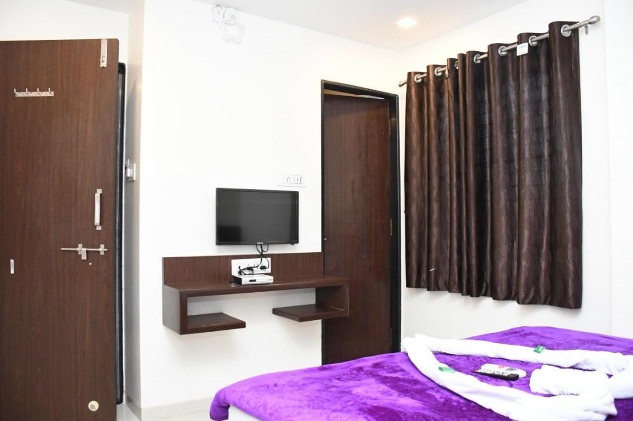 Hotel Sai Shatabdi Shirdi Exterior photo